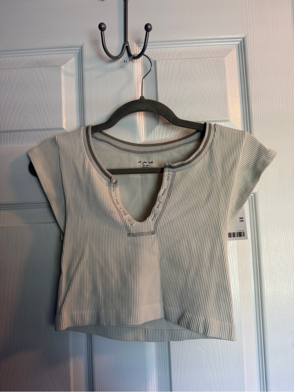 Urban Outfitters Ribbed V-Neck Crop Top - Light Cream